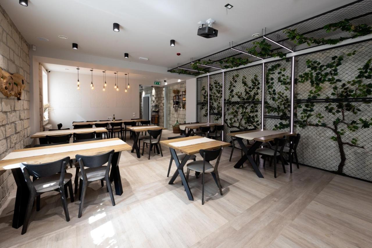 Ecodor Hotel Orhei Bagian luar foto